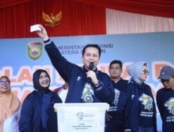Meriahkan HUT Sumsel ke-78 Tahun, Pj Gubernur Agus Fatoni bersama Ribuan Peserta Ikuti Jalan Santai