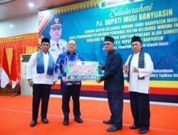 Pj Bupati Muba Serahkan Bantuan Korban Bencana Alam di Sumbar