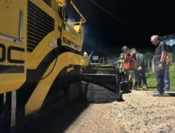 Apriyadi Sidak Malam Hari, Awasi Perbaikan Jalan di Sekayu