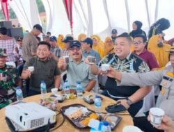 Sumsel Cetak Rekor MURI Minum Kopi Serentak Terbanyak di Pinggir Sungai