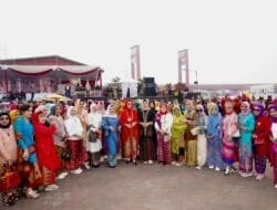 Pj Ketua TP PKK Sumsel Melza Elen Setiadi Hadiri Peringatan Hari Kebaya Nasional (HKN) Perdana di BKB Palembang