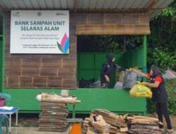 Dirut PLN Raih Penghargaan Pemimpin Transformasi Bisnis Berkelanjutan dalam Nusantara CSR Awards 2024