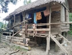 Rumah Tak Layak Huni, Sudah 30 Tahun Ditempati Siti Sekeluarga