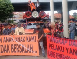 Aksi Damai KOMPAK di Kejari Palembang Tuntut Keadilan untuk Anak-Anak Terdakwa