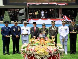 Hadiri HUT ke-79 TNI, Pj Gubernur Sumsel Elen Setiadi Saksikan Parade dan Defile Bersama Masyarakat