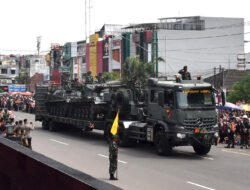 Defile Pasukan dan Alutsista Meriahkan Peringatan HUT ke-79 TNI di Makodam II Sriwijaya