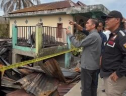 Ketua Ormas D’JOSS Dampingi Ratu Dewa Kunjungi Korban Kebakaran di 35 Ilir, Palembang
