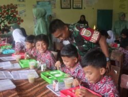 Kodim 0416/Bute Gelar Program “Dapur Masuk Sekolah” di SD Negeri 99/VIII Lubuk Benteng