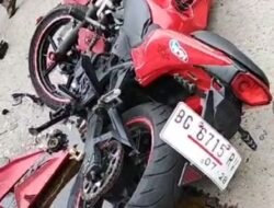 Akibat Ngantuk Melaju Kencang, Pengendara Kawasaki Ninja Tabrak Truk Tangki