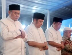 Gubernur Herman Deru dan Wagub Cik Ujang Awali Safari Ramadhan 1446 H dengan Sholat Tarawih Berjamaah
