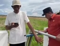 Bupati Banyuasin Askolani Bongkar Portal Jalan ke Dermaga Karang Baru, Dihadang Preman