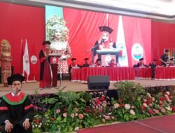 Gelar Wisuda XXII Tahun 2025, Rektor UKB Sampaikan Pesan Ini ?