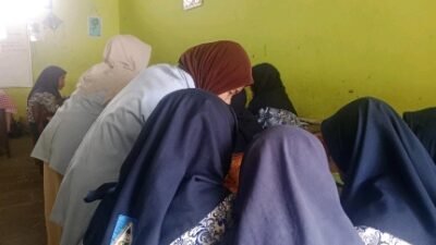 Mahasiswa UIN Dampingi Siswa MTS An- Nur, Matematika Jadi Lebih Menyenangkan