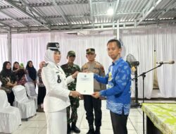 Guna Percepatan Pembangunan, Bupati OKI Melalui Camat SP Padang Lantik Triyeniwati sebagai Pj Kades Sukaraja