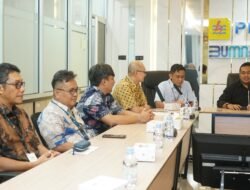 PLN UID S2JB dan PT Smart Group Tbk Tandatangani Kerjasama Penyambungan Listrik dan Perjanjian Hibah