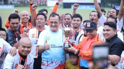 Sekda Edward Candra Tutup Turnamen Sepak Bola Antar Partai Politik se-Sumsel
