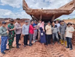 Bupati Askolani Tinjau Tangkul Jebol di PIT PT BCM Rantau Bayur