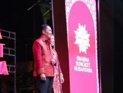 Wali Kota Ratu Dewa dan Dewi Sastrani Memukau dengan Songket Bunga Tanjung di Swarna Songket Nusantara 2025
