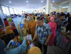 Wagub Cik Ujang Resmikan Bazar Kemerdekaan BKOW Sumsel