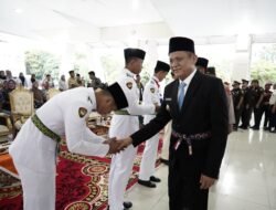 Bupati Enos Kukuhkan 40 Anggota Paskibraka OKU Timur untuk HUT RI ke-80