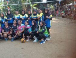Turnamen Bola Voli Putri Antar RW dan RT Warnai HUT ke-80 RI di Karya Jaya