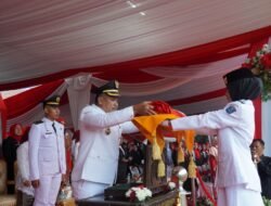 Upacara Penurunan Bendera di OKI Berjalan Khidmat, Wabup Supriyanto Apresiasi Paskibraka