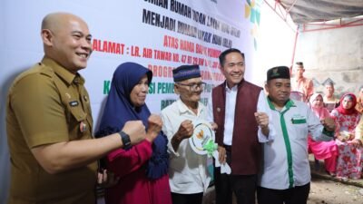 Gubuk Reyot Yunus Disulap Jadi Rumah Layak Huni, Ratu Dewa Serahkan Kunci Program Bedah Rumah 