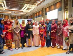 Tampil Pakaian Adat, BKOW Sumsel Ajak Perempuan Perkuat Peran dalam Pembangunan di Momentum HUT ke-80 RI