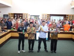 Targetkan Piala Adipura 2025, Bupati OKU Timur Instruksikan Regulasi Kebersihan hingga Sanksi Warga