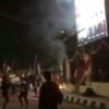 Dini Hari..! Gedung DPRD Sumsel, Dirlantas Dibakar Massa, Aparat Siagakan Brimob dan TNI