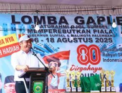 HUT ke-80 RI, Herman Deru Meriahkan Lomba Gaple Bareng Driver Ojol di Palembang