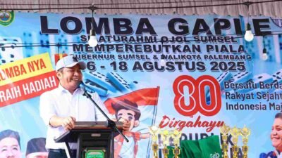 HUT ke-80 RI, Herman Deru Meriahkan Lomba Gaple Bareng Driver Ojol di Palembang