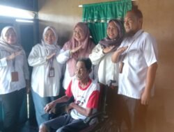 Salurkan Kursi Roda, Kemensos Bantu Warga Palembang Sakit Stroke