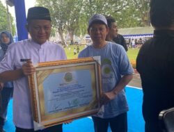 OKU Timur Raih BKPRMI Award 2025, Bupati Enos Dinobatkan Sebagai Teladan Nasional