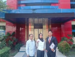 Didampingi Tim SAKAHIRA Law Firm, Deris Laporkan “SI” Dugaan Pemalsuan Sertifikat Tanah ke Polda Sumsel
