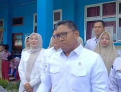 Wamentan Sudaryono Tinjau Pendistribusian Makanan Bergizi di SDN 238 Palembang: Pastikan Aman, Bergizi, dan Tepat Sasaran