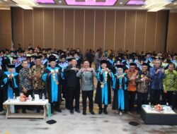 USS Lahirkan 111 Sarjana Baru, Herman Deru: “Wisuda Bukan Akhir, Tapi Awal Perjuangan!”
