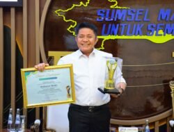 Pesantren Jadi Motor SDM Religius Sumsel, Herman Deru Raih Penghargaan Kepala Daerah Peduli Pesantren