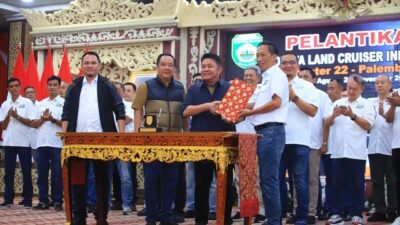 Gubernur Herman Deru Tekankan Kepatuhan Pajak Kendaraan saat Lantik Pengurus TLCI Palembang