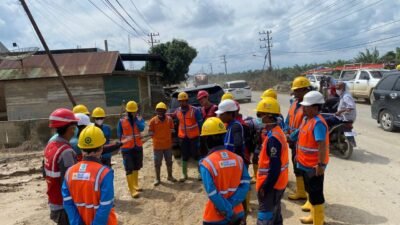 Relawan Teknik PLN UID S2JB Terus Pulihkan Listrik Aceh Pascabencana