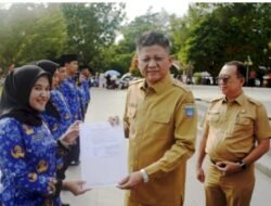 2.082 PPPK Paruh Waktu OKU Timur Dilantik, Bupati Tegaskan Integritas Kinerja ASN