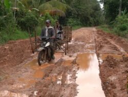 Warga Talang Buluh Butuh Perhatian Pemerintah Perbaiki Jalan Rusak Berlumpur