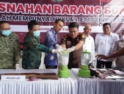Kejari OKI Musnahkan Barang Bukti Inkracht, PNBP 2025 Tembus Rp1,23 Miliar