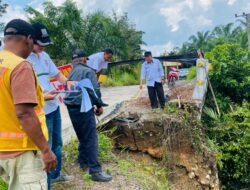 Respon Laporan Warga, Pemkab Muba Langsung Tangani Jembatan SP4 Plakat Tinggi