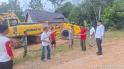 Lumpur Disingkirkan, Jalan Mekar Jaya Siap Dikeraskan