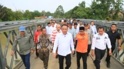 Wagub Sumsel Cik Ujang Serahkan Bantuan Banjir, Pastikan Jembatan Sungai Menang Dibangun Permanen pada 2027