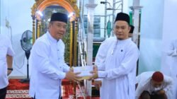 Wagub Sumsel Cik Ujang Safari Jumat di Masjid Al-Ikhlas, Salurkan Bantuan dan Siapkan Hewan Kurban