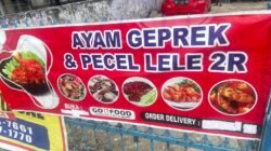 Enak, Murah, dan Bikin Nagih! Warung “2 R” Ibu Ermiana Jadi Buruan Pecinta Kuliner Jakabaring