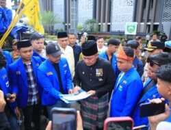 Herman Deru Temui Massa PMII, Tegaskan Transparansi Anggaran hingga Perbaikan Jalan Palembang–Betung