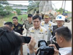 Satpol PP Palembang Bongkar Empat Pondok Liar di Tepian Sungai Udang Jakabaring